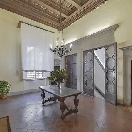 Maggio Palace Halldis * Floransa