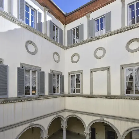 Maggio Palace Halldis Floransa